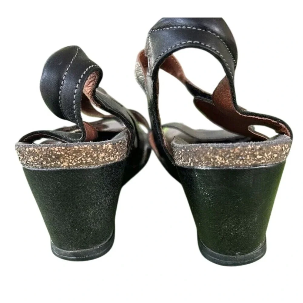 Taos Footwear great pre